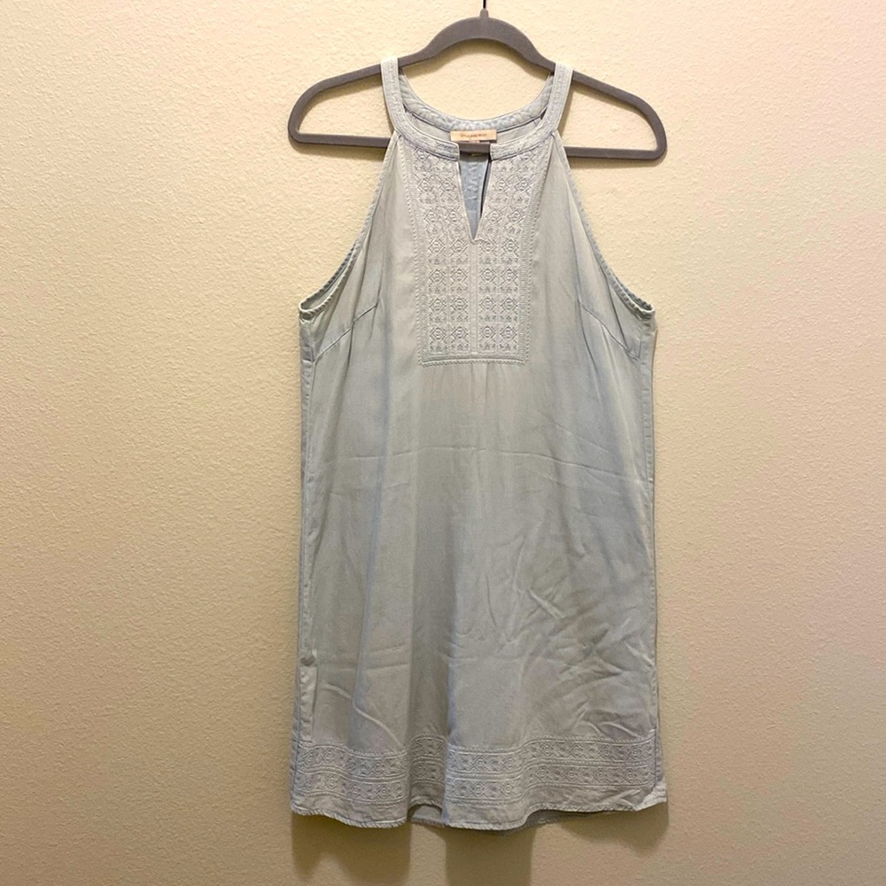 SKIES ARE BLUE knee‎ length light blue dress
